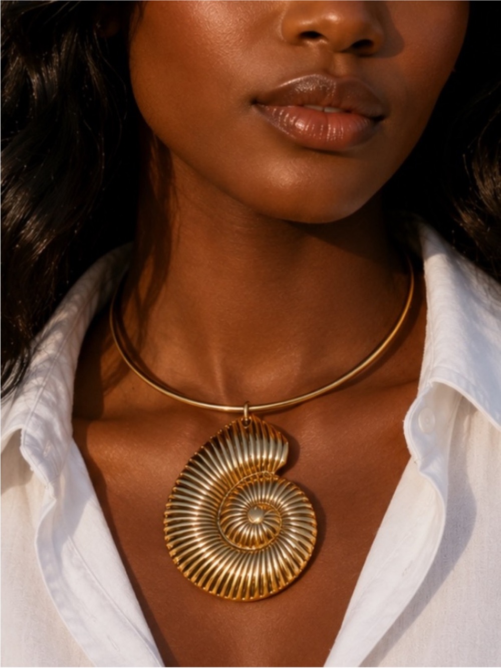 New! Coastal Gold Seashell Collar Statement Necklace NWOT (5002)